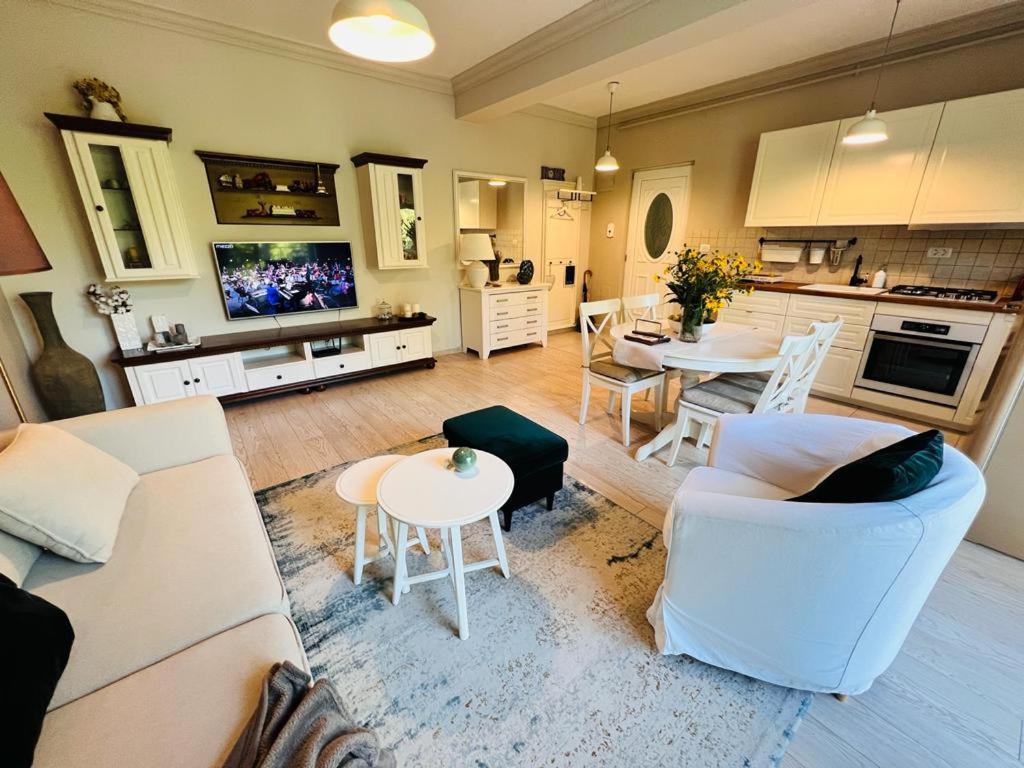 Mvs Apartment Giroc Bagian luar foto